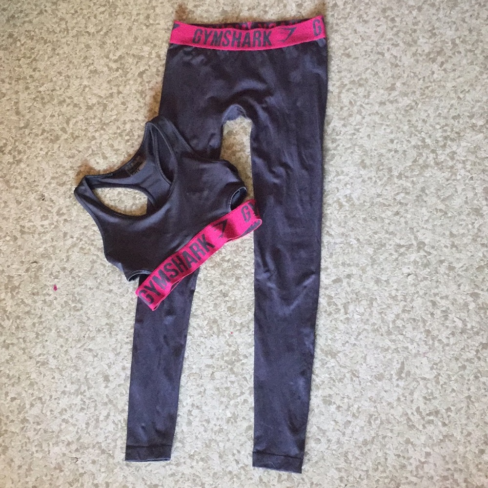 Gymshark fit set (bra & leggings)